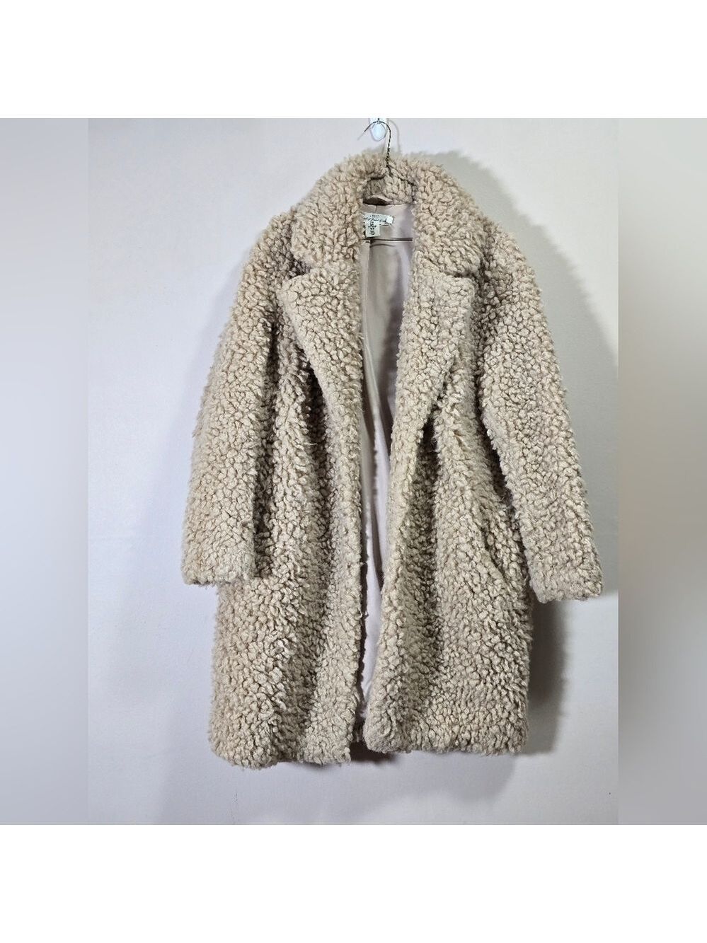 H&M faux shearling long sleeves coat color cream size medium